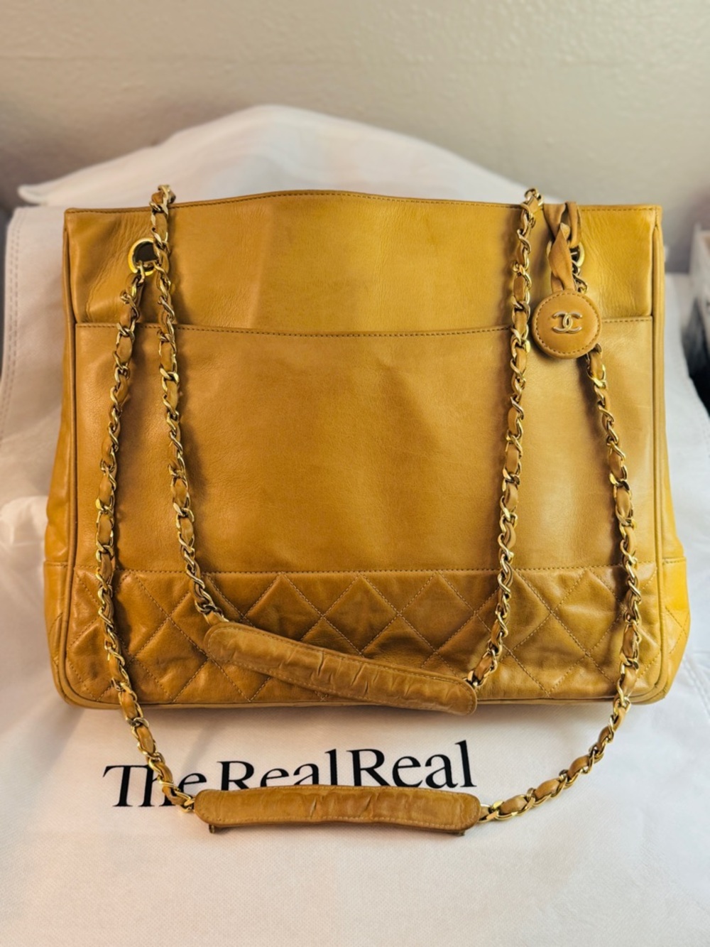 Leather Quilted Shoulder Tote Shoulder Bag in Beige